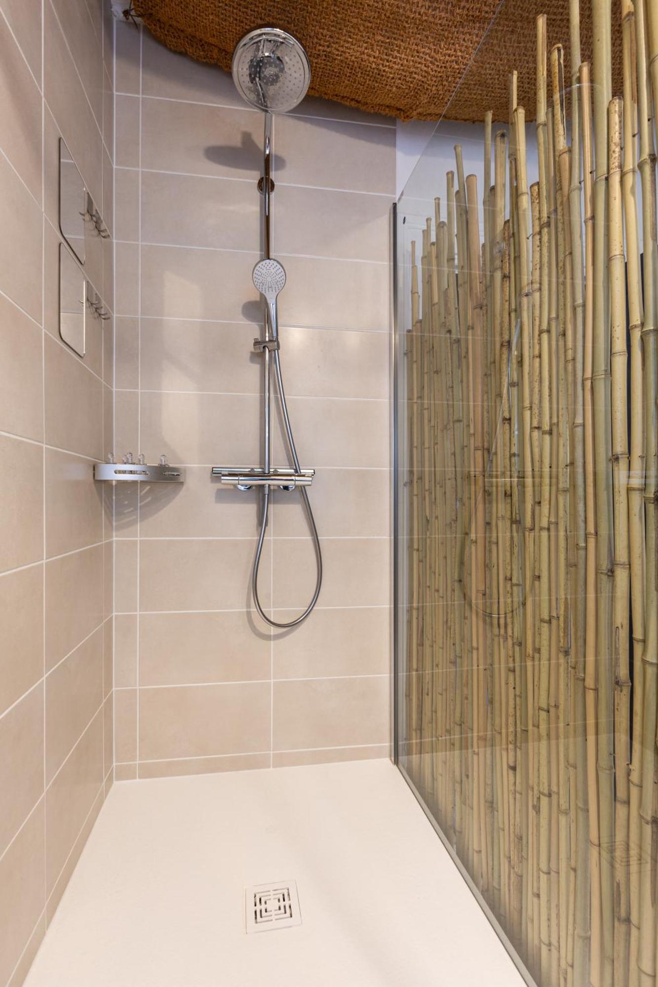 Lit Rond Tres Grand Et Confortable - Garage Possible Ou Parking Gratuit Rue - Gare 2 Min Et Ville 4 Min En Tram - Ciel Etoile - Netflix Videoprojecteur - Luxe Et Evasion ستراسبورغ المظهر الخارجي الصورة